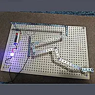 Rasterlochplatte für Experimentierbaukasten Rasterlochplatte