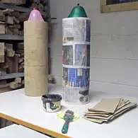 Anfertigung der Flaschenkörper aus Kleisterpapier Anfertigung der Flaschenkörper aus Kleisterpapier