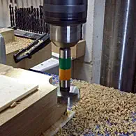 Spinnradbau: Basisplatte - Eckradien fräsen Spinnradbau: Basisplatte - Eckradien fräsen