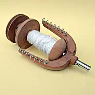 Spinnradbau: Spindel, Spule und Flügel (neu) Spinnradbau: Spindel, Spule und Flügel (neu)