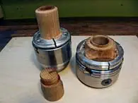 Bild 13: Einige Hilfsgewinde zum Aufschrauben der Etagerenteile während des Schleifens. auxiliary_threads