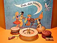 Bild 2: Jo-jo, Roulette und Tanzpüppchen Bild 2: Jo-jo, Roulette und Tanzpüppchen