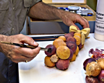 Zwiebelzopf, geschnitzt, Lindenholz, bemalt