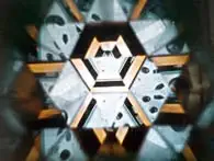 Bild 7: ...bzw. elektronische Meßgeräte aus, wenn man sie durch ein Kaleidoskop fotografiert. Bild 7: ...bzw. elektronische Meßgeräte aus, wenn man sie durch ein Kaleidoskop fotografiert.