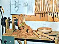 Bild 3: Dose und Deckel sind beidseitig grob vorgedreht und müssen nun nachtrocknen. tmb jewelrybox1